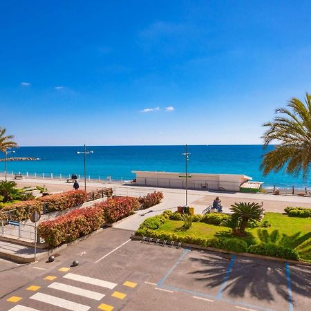 Appartamento Fronte Mare A Ospedaletti By Wonderful Italy Екстериор снимка