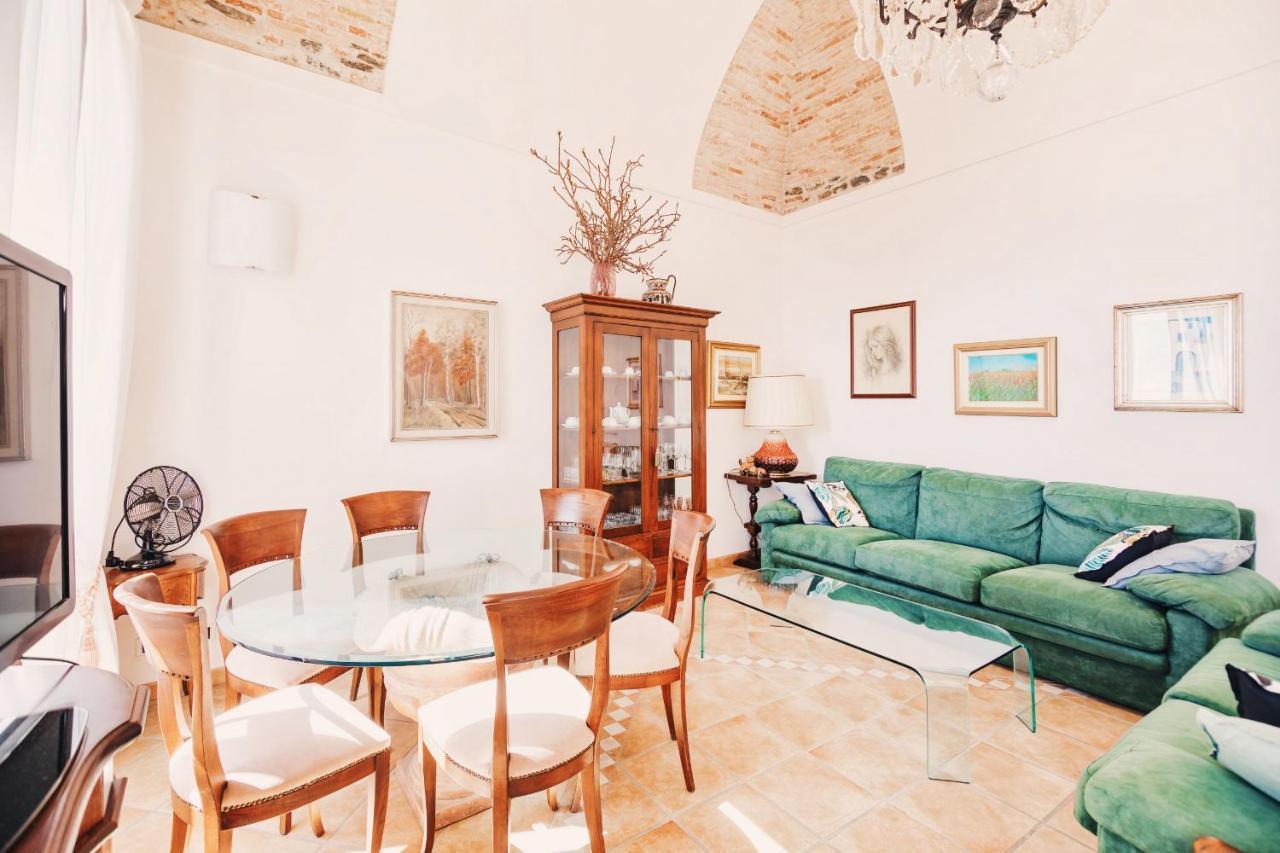 Appartamento Fronte Mare A Ospedaletti By Wonderful Italy Екстериор снимка