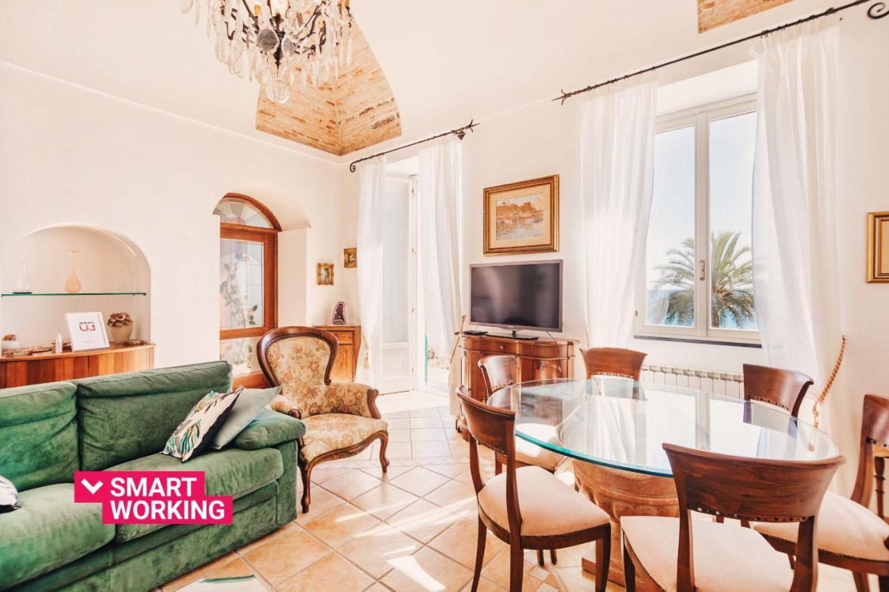 Appartamento Fronte Mare A Ospedaletti By Wonderful Italy Екстериор снимка