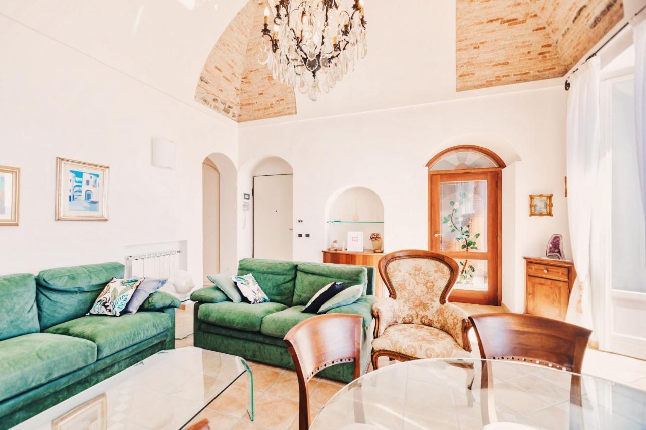 Appartamento Fronte Mare A Ospedaletti By Wonderful Italy Екстериор снимка